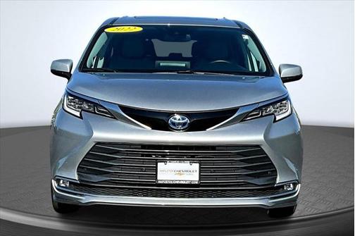 2022 Toyota Sienna Limited 7-Passenger