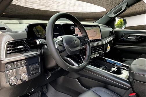 2025 Chevrolet Suburban RST