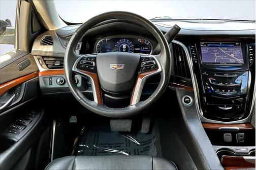 2018 Cadillac Escalade Luxury