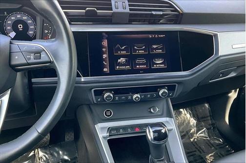2022 Audi Q3 45 S line Premium