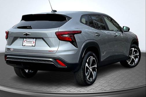 Sterling Gray Metallic 2025 Chevrolet Trax FWD 1RS