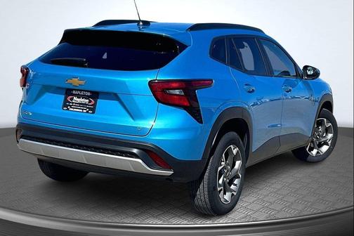 Marina Blue Metallic 2025 Chevrolet Trax LT