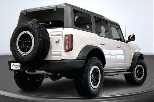 Oxford White 2024 Ford Bronco Outer Banks