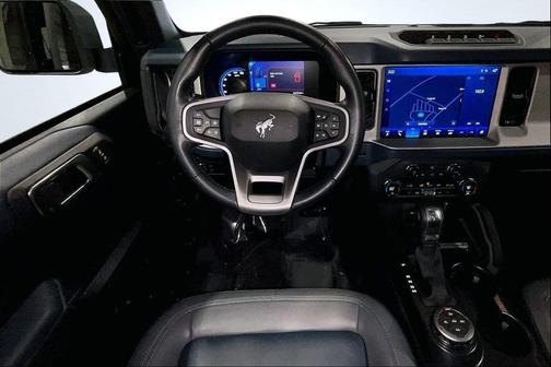 Oxford White 2024 Ford Bronco Outer Banks