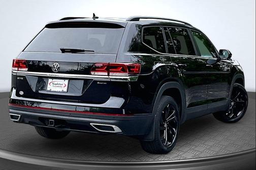Deep Black Pearl 2023 Volkswagen Atlas 3.6L SE w/Technology