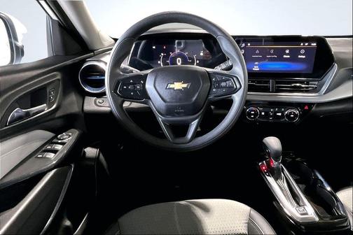 Summit White 2024 Chevrolet Trax LT