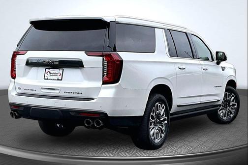 White Frost Tricoat 2023 GMC Yukon XL Denali Ultimate