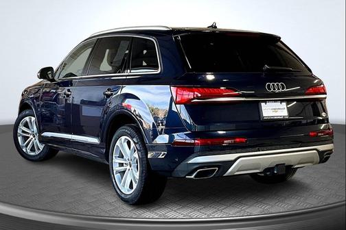 2025 Audi Q7 45 Premium Plus
