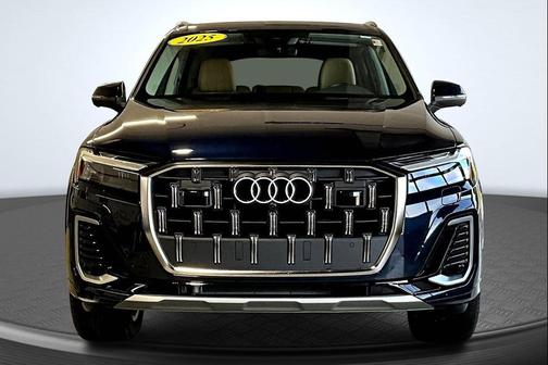 2025 Audi Q7 45 Premium Plus