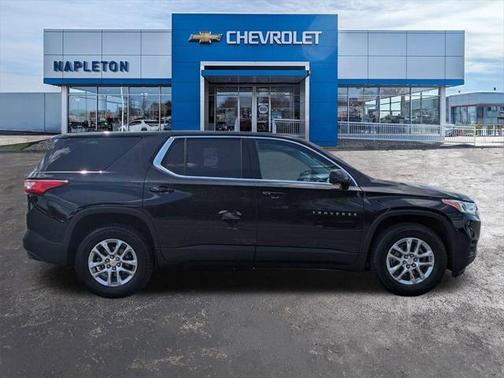 Mosaic Black Metallic 2021 Chevrolet Traverse LS
