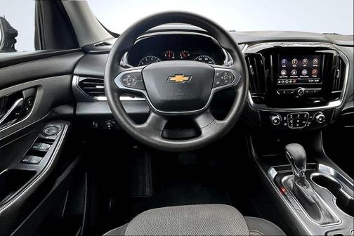 Mosaic Black Metallic 2021 Chevrolet Traverse LS