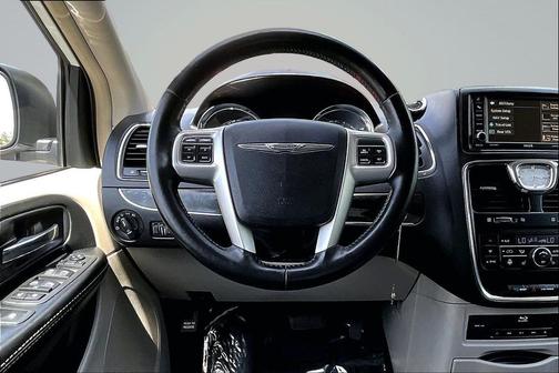 Bright White Clearcoat 2015 Chrysler Town & Country Touring-L
