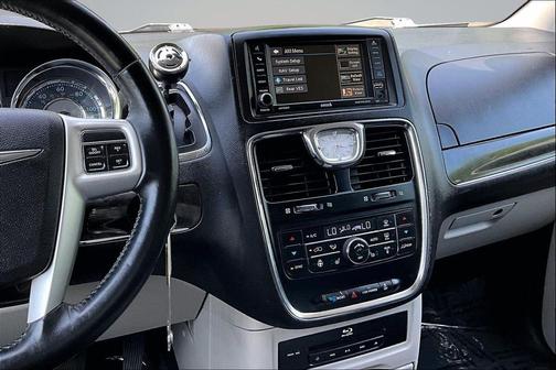 Bright White Clearcoat 2015 Chrysler Town & Country Touring-L