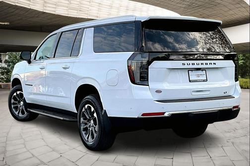 2026 Chevrolet Suburban LT