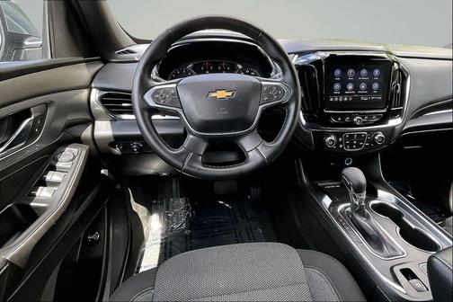Sterling Gray Metallic 2023 Chevrolet Traverse LT Cloth