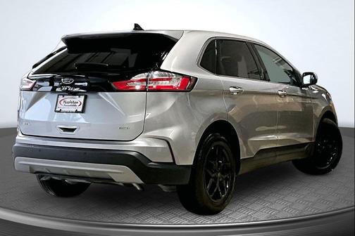 Iconic Silver Metallic 2023 Ford Edge SEL