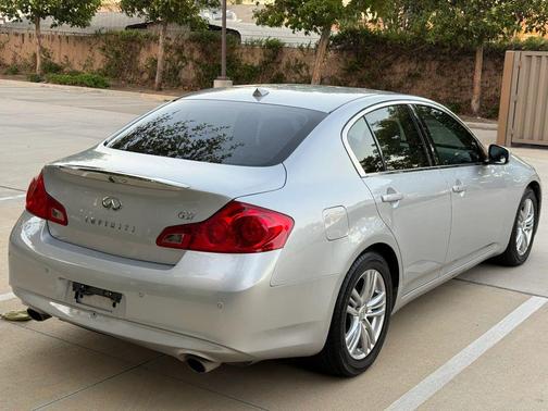 Liquid Platinum 2010 INFINITI G37 Journey