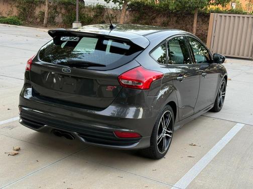 Magnetic 2015 Ford Focus ST