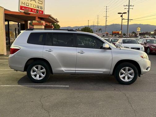 2010 Toyota Highlander SE