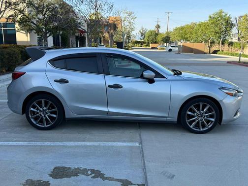 2018 Mazda Mazda3 Touring