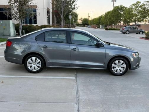 Gray 2012 Volkswagen Jetta S