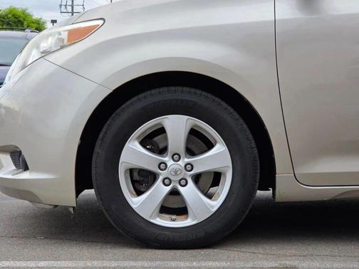 2015 Toyota Sienna LE