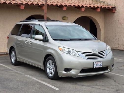 2015 Toyota Sienna LE