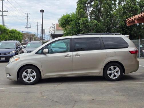 2015 Toyota Sienna LE