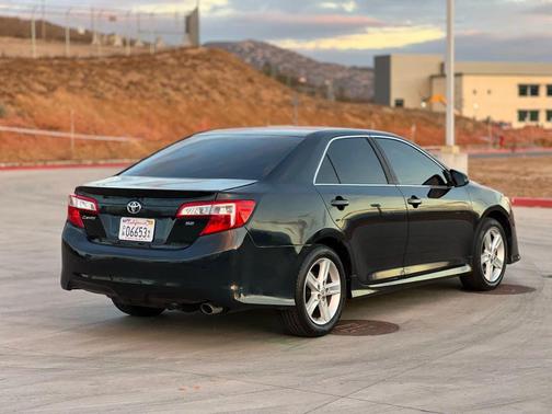 2014 Toyota Camry SE