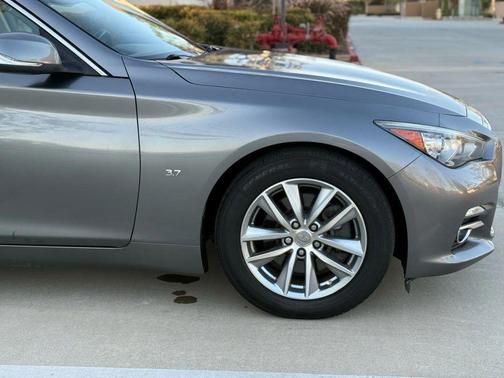 2015 INFINITI Q50 Premium