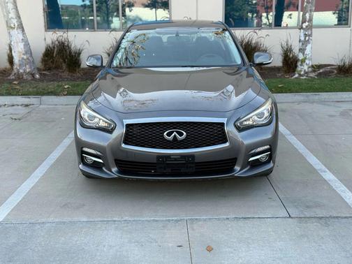 2015 INFINITI Q50 Premium