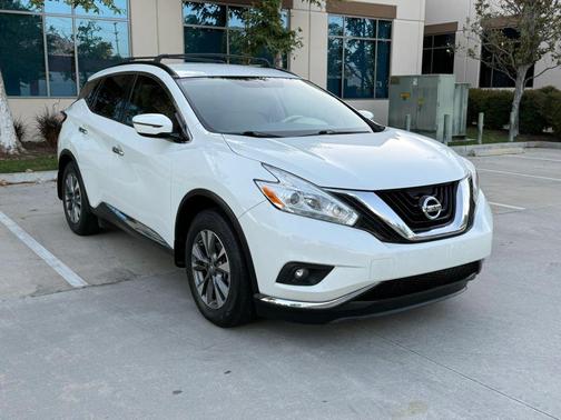 Pearl White 2016 Nissan Murano SV