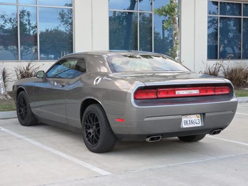 2012 Dodge Challenger SXT