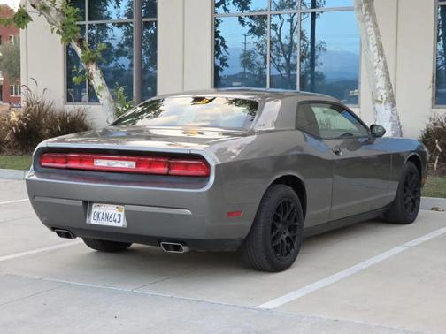 2012 Dodge Challenger SXT