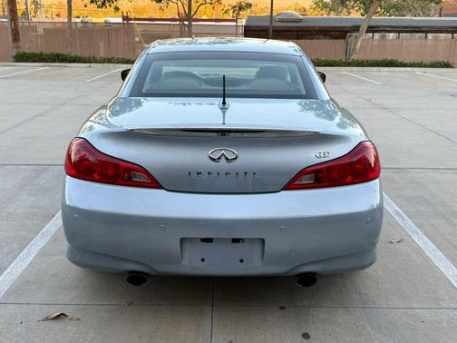 2010 INFINITI G37 Base