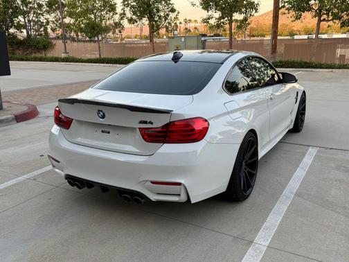 White 2015 BMW M4 Base