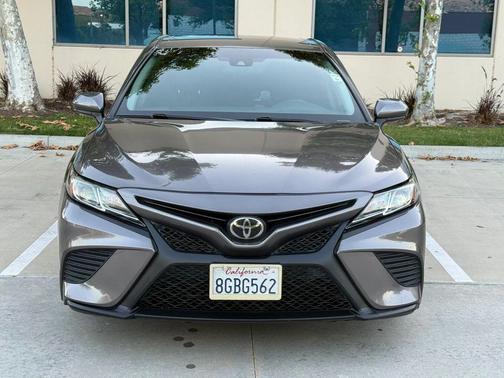 Brown 2018 Toyota Camry SE
