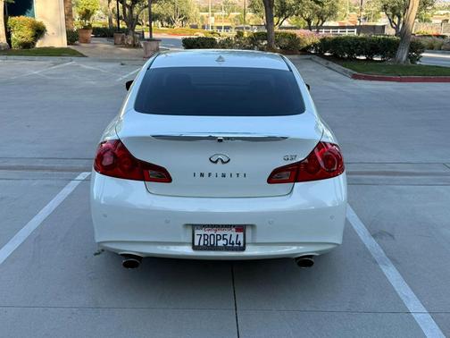 Moonlight White 2013 INFINITI G37 Journey