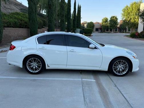 Moonlight White 2013 INFINITI G37 Journey