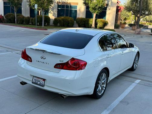 Moonlight White 2013 INFINITI G37 Journey