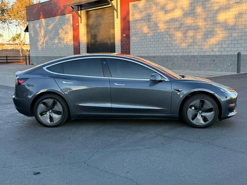 2019 Tesla Model 3 Standard Range Plus
