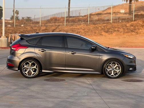 2018 Ford Focus ST ST