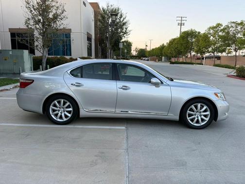 Silver 2007 Lexus LS 460 Base