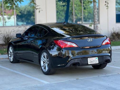 2012 Hyundai Genesis Coupe 3.8 Track