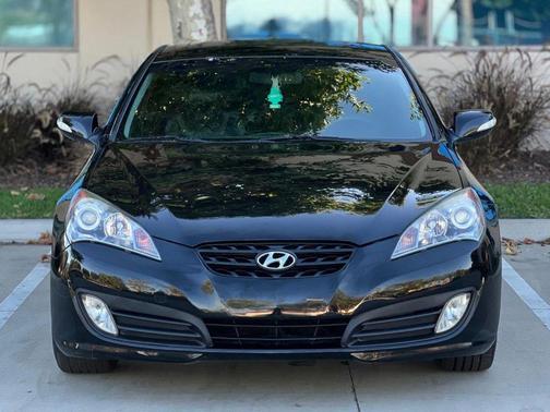 2012 Hyundai Genesis Coupe 3.8 Track