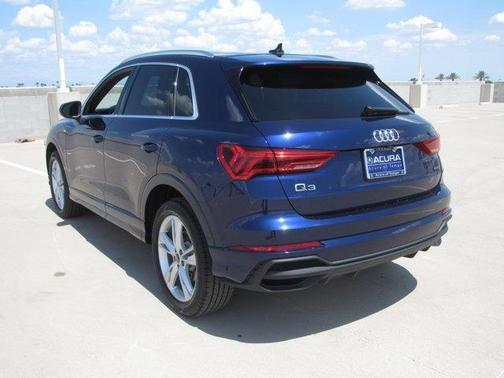 Navarra Blue Metallic 2023 Audi Q3 45 S line Premium