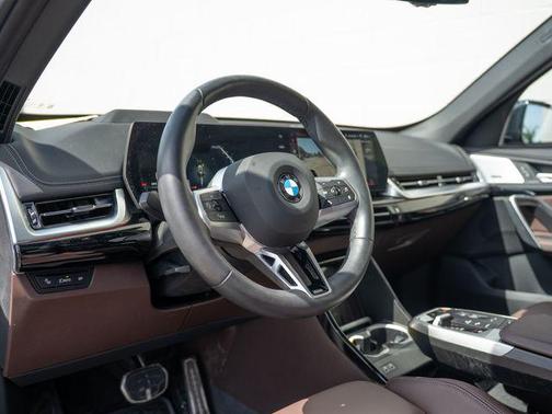 Alpine White 2025 BMW X1 xDrive28i