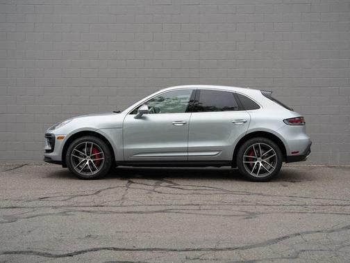 2022 Porsche Macan Base