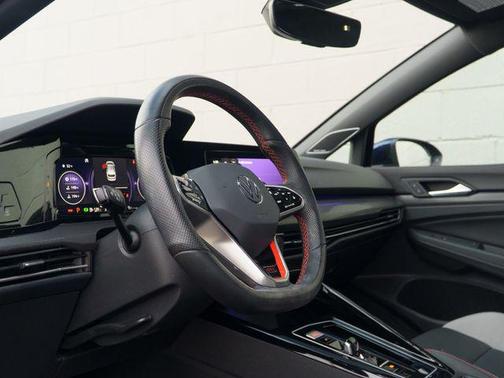 2024 Volkswagen Golf GTI 2.0T SE DSG