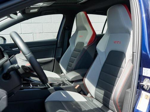 2024 Volkswagen Golf GTI 2.0T SE DSG